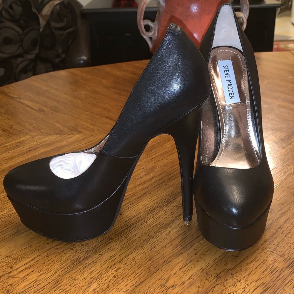 Steve Madden Equality Leather Pump